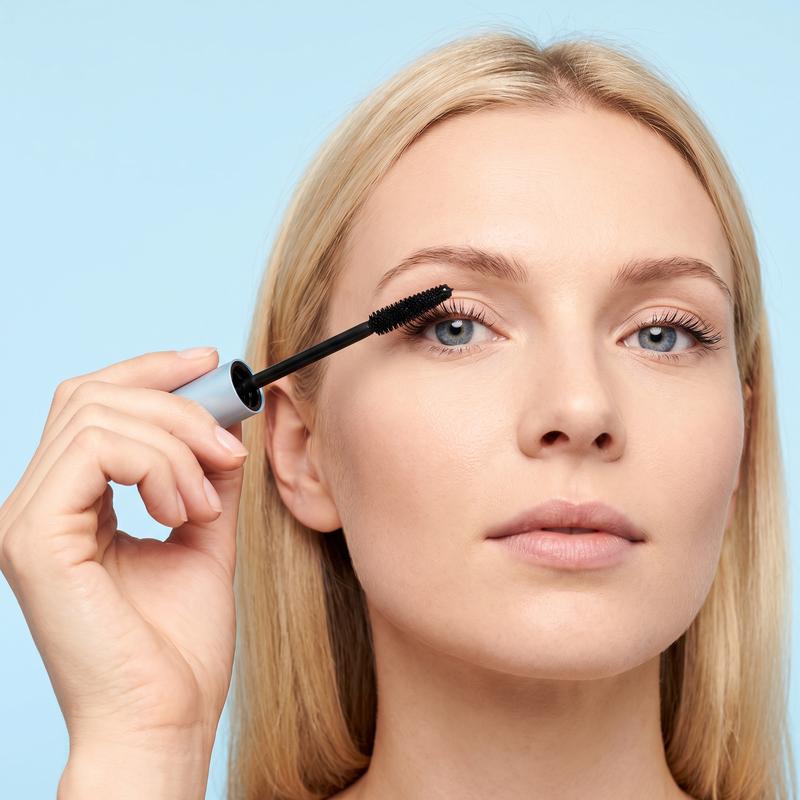 Mascara application with precision brush